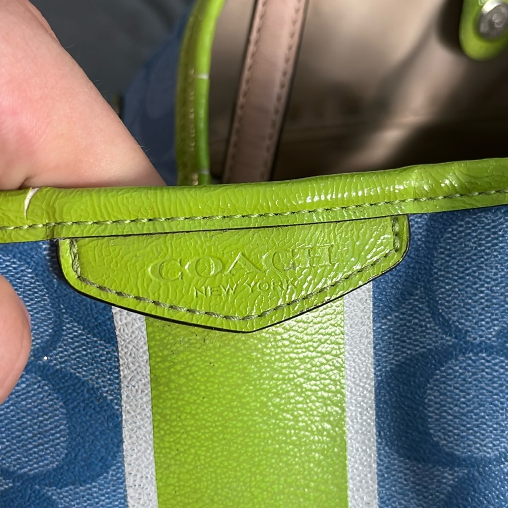 Blue Green Coach - Picture 4 of 4